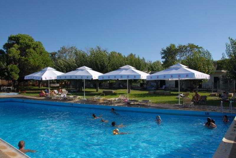 Ionian Beach Hotel Kalamaki  Exterior foto